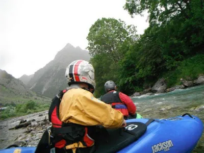 A l'embarquement au Pont en amont du hameau des Borels